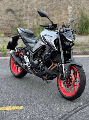 YAMAHA MT-03 ABS YAMAHA MT-03 ABS